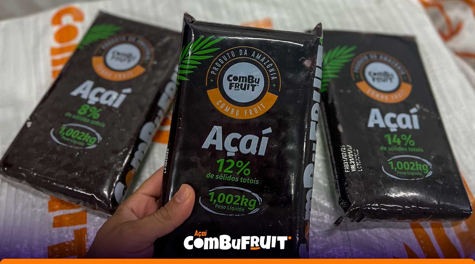 Pacotes de marcas de açaí puro da Combu Fruit